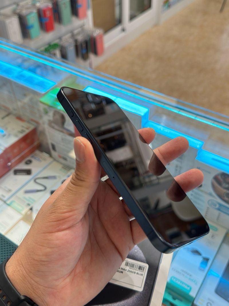 iPhone 15 Pro Max 256GB Azul Titanio afbeelding 3