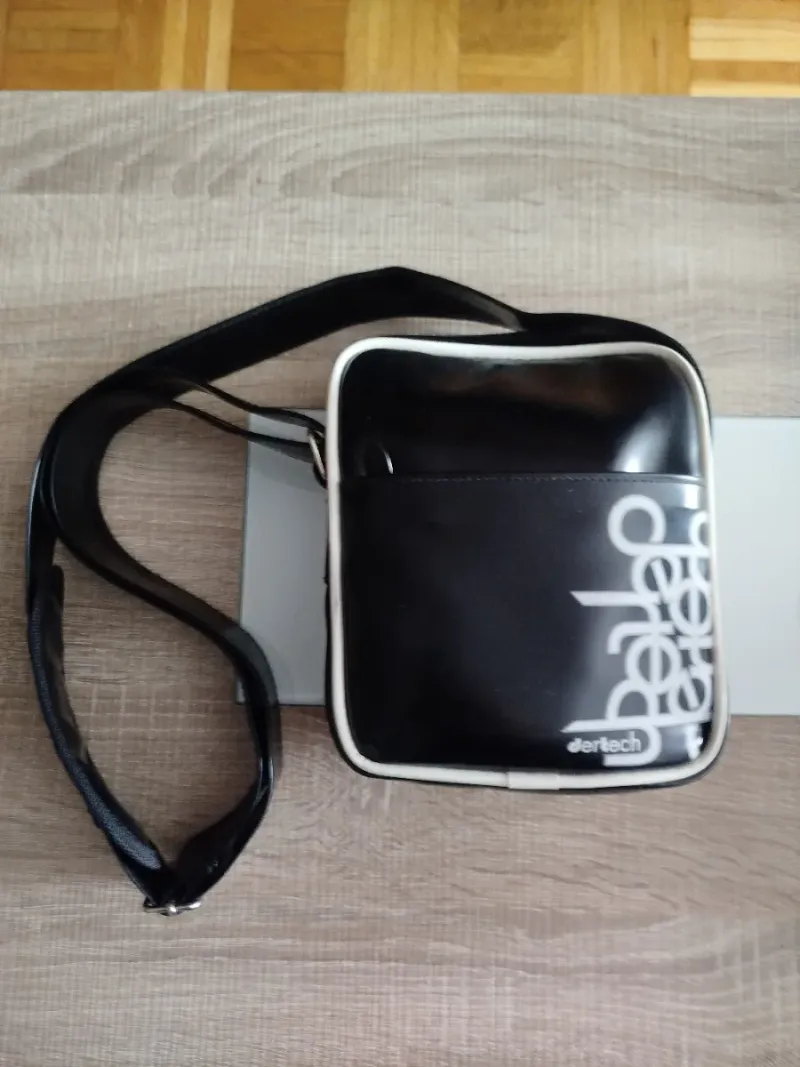 Bolso negro Dertech para PSP/DS