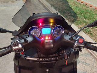 Piaggio MP3 350cc Maxi Scooter. Exelente estado.