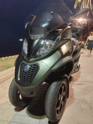 Piaggio MP3 350cc Maxi Scooter. Exelente estado.