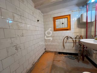 Local comercial en venta en Gavarra en Cornellà de Llobregat