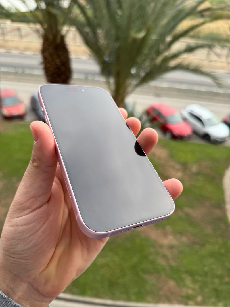 iPhone 15 - 93% Batería afbeelding 2