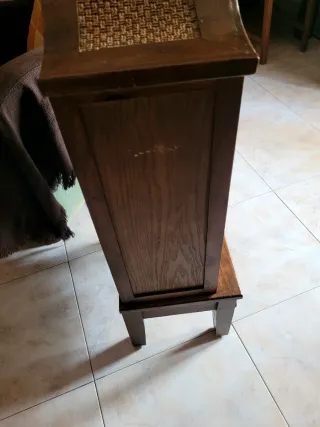 Mueble antiguo de madera