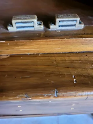 Mueble antiguo de madera