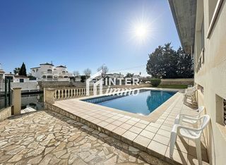 Piso en venta en Empuriabrava en Castelló d´Empúries