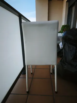Silla blanca polipiel