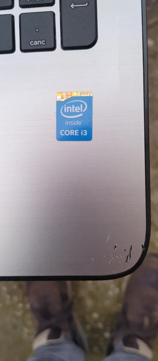 Portátil HP Core i3 con cargador afbeelding 2