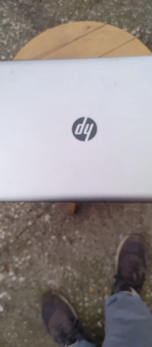 Portátil HP Core i3 con cargador afbeelding 4