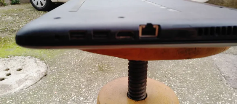 Portátil HP Core i3 con cargador afbeelding 6