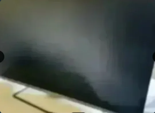 Televisor de 40 polzades per a peces o reparació.