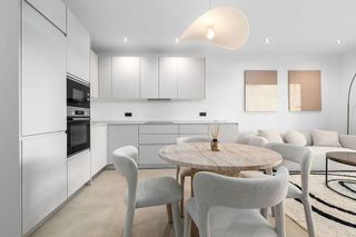 Piso en venta en Los Naranjos - Las Brisas en Marbella