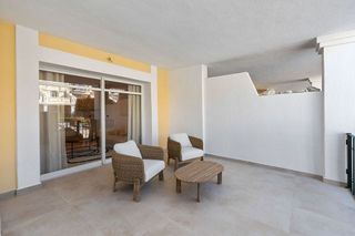 Piso en venta en Los Naranjos - Las Brisas en Marbella