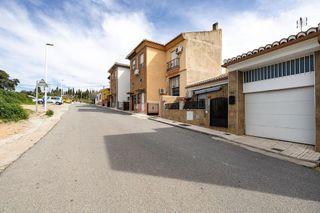 Casa adosada en venta en Peligros