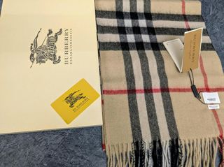 Bufanda Burberry Clásica Check Beige