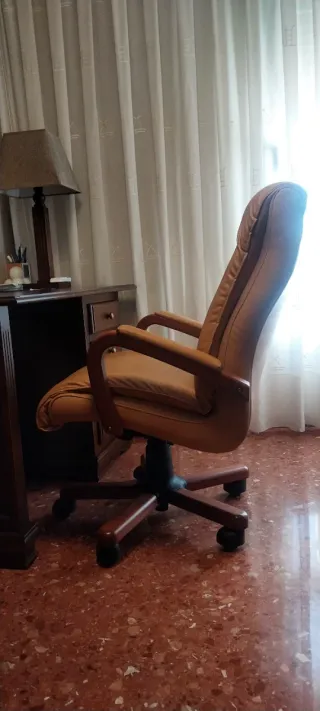 Silla de despacho piel marrón