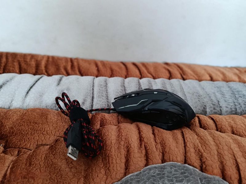 Mouse Gamer RGB Ergonómico en Perfecto Estado afbeelding 2
