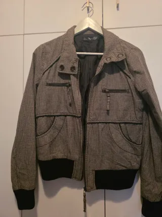 Chaqueta estilo bomber cuadros