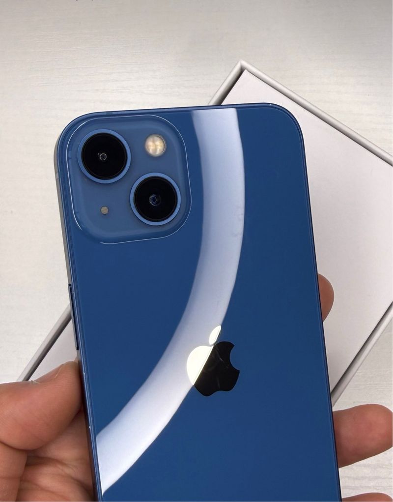 iPhone 13 256GB Azul afbeelding 2