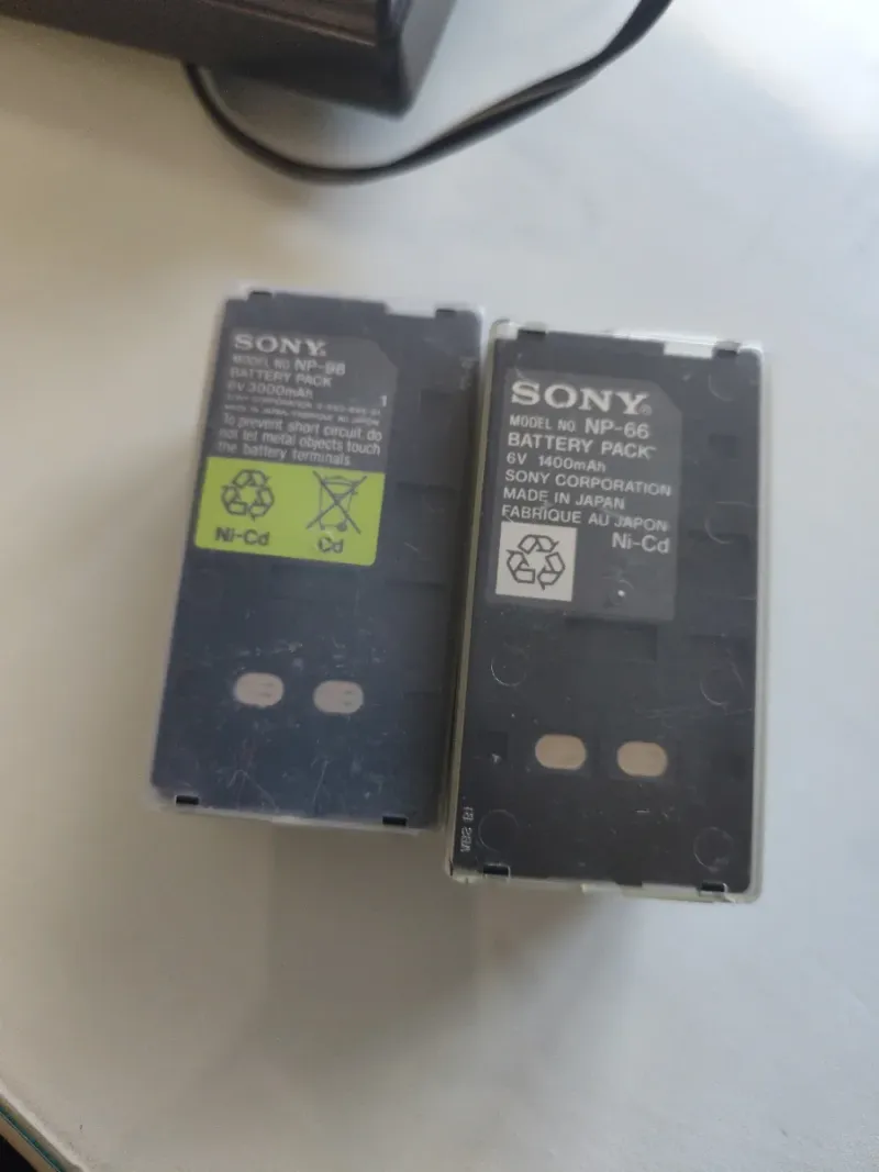 Cargador Sony AC-V35 y 2 Baterías afbeelding 6