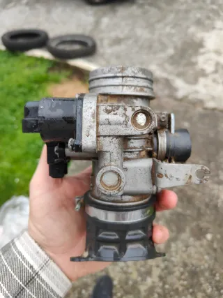 Cuerpo Inyección y Depósito Aceite F650 GS