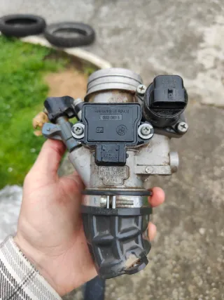 Cuerpo Inyección y Depósito Aceite F650 GS