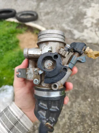 Cuerpo Inyección y Depósito Aceite F650 GS