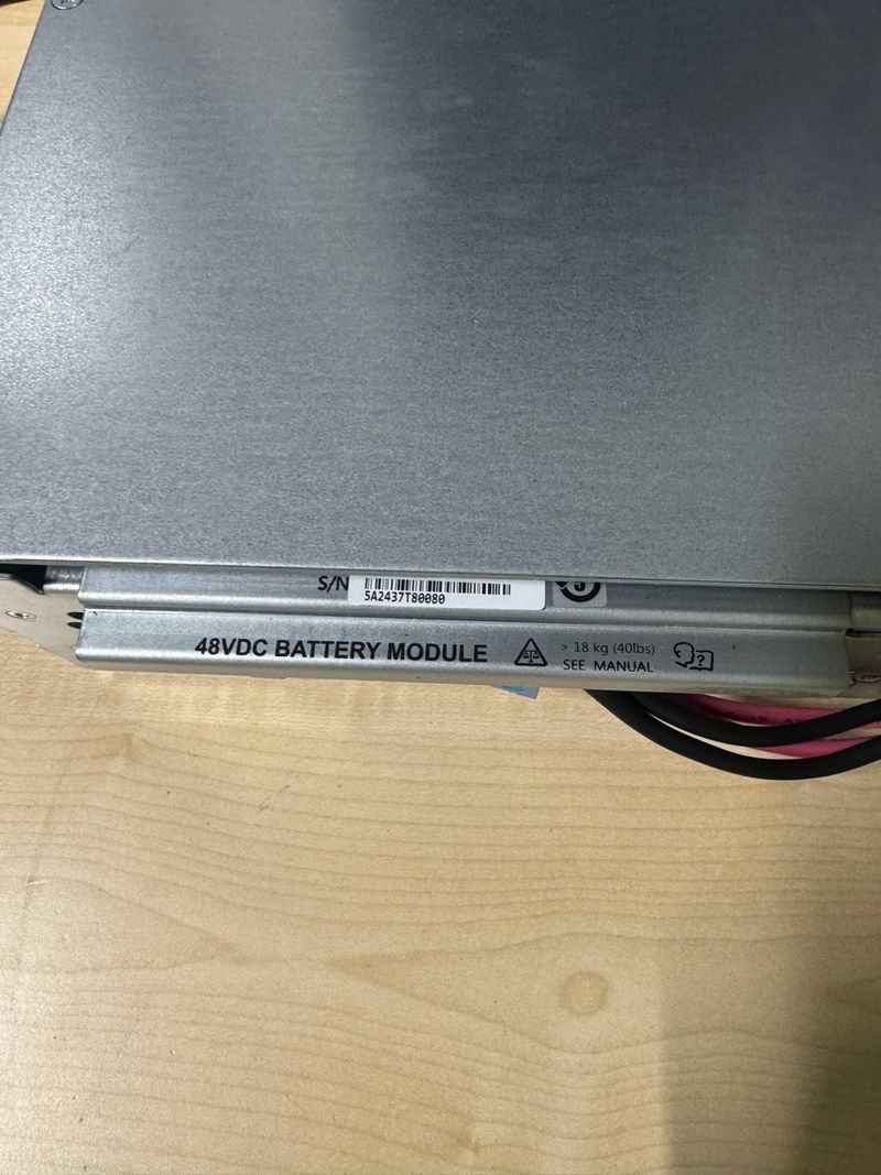 APC SMC3000RMI2U SAI 3000VA LCD . afbeelding 2