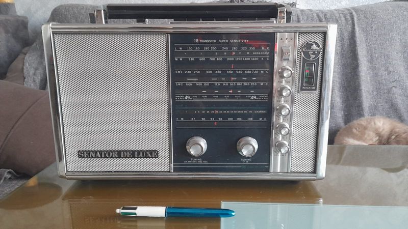 Radio Vintage Senator De Luxe Años 60