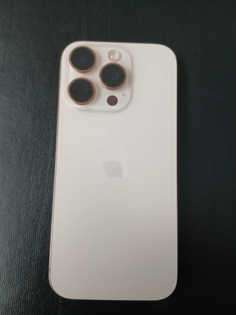 iPhone 16 Pro Titanio Desierto. Salud batería 100% afbeelding 7