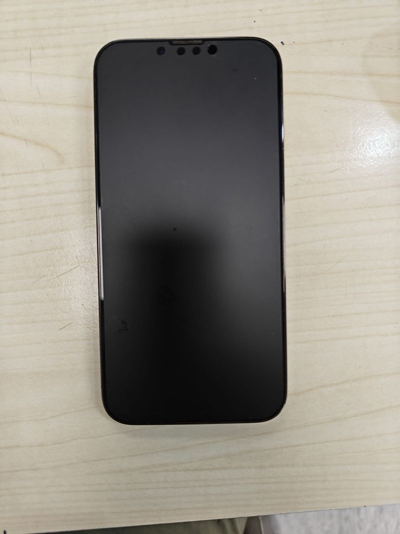 iPhone 13 Pro Negro + Apple Watch SE + AirPods Pro