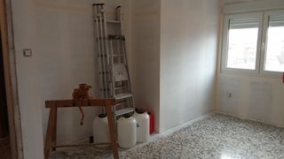 Piso 4 habitaciones dobles y dos baños.