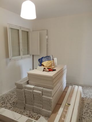 Piso 4 habitaciones dobles y dos baños.