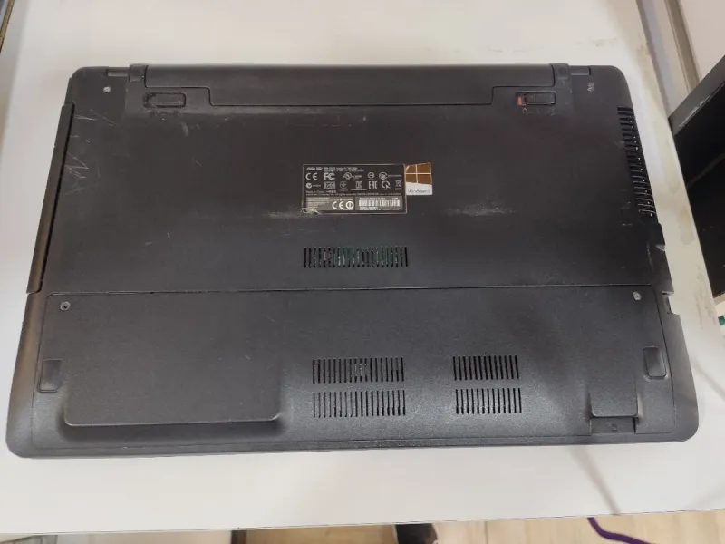 Portátil ASUS X552C Negro afbeelding 3