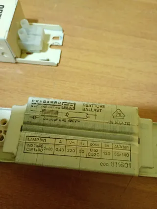 LOTTO DI 7 REATTORI PER LAMPADA AL NEON USATI