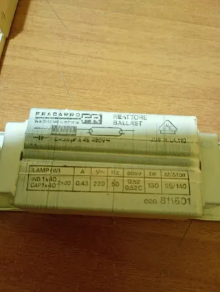 LOTTO DI 7 REATTORI PER LAMPADA AL NEON USATI