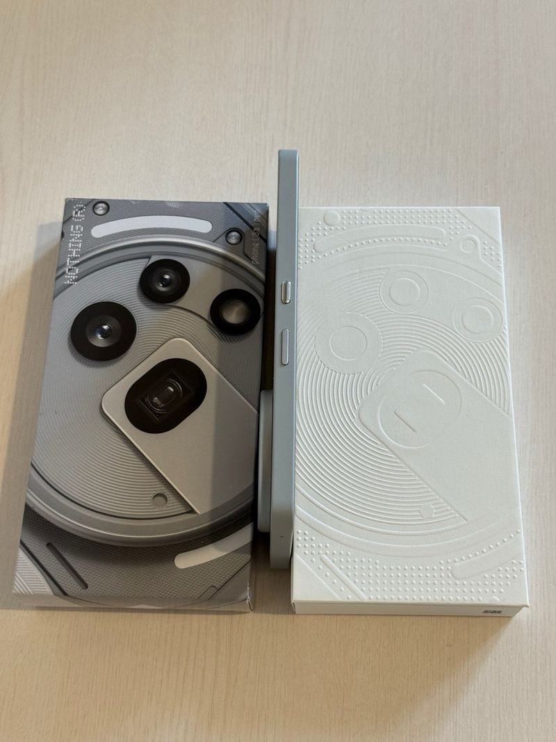Nothing Phone (3a) Pro COMO NUEVO afbeelding 7