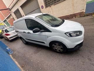 Ford E-Transit Courier 2017