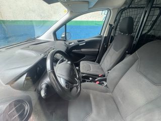 Ford E-Transit Courier 2017