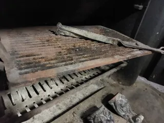 Preciosa chimenea antigua Hergóm. Llar de foc