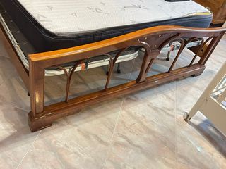 Camera da letto completa in legno pregiato