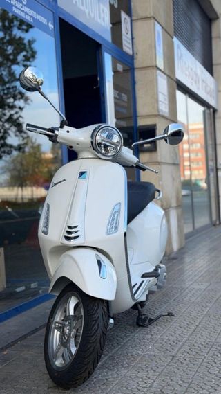 Vespa Primavera 125cc Blanca