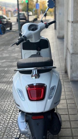 Vespa Primavera 125cc Blanca