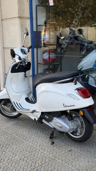 Vespa Primavera 125cc Blanca