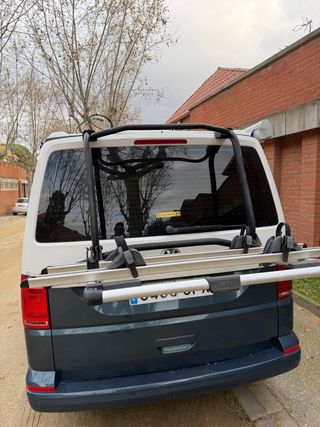 Portabicicletas Thule VW T6 Le faltan los brazos
