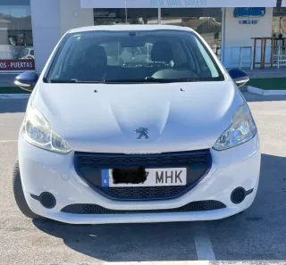 Peugeot 208 2013