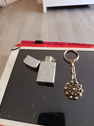 Mechero y Llavero con Diseño Floral