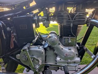 Royal Enfield Bullet 500 Negra