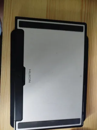 Tableta Gráfica Huion Kamvas 12 + Accesorios