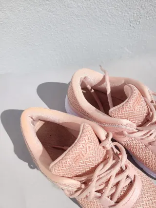 Zapatillas Fila Rosas y Blancas