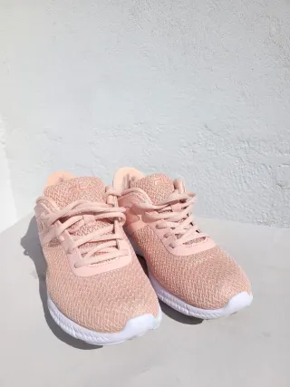 Zapatillas Fila Rosas y Blancas